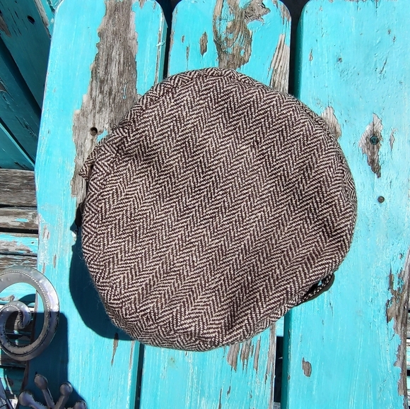 Gorgeous Brown Box Hat Perfect for Fall! - Picture 7 of 12